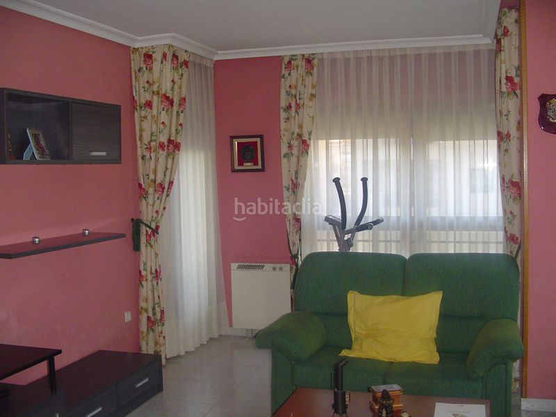 Foto 65a4c3e7-aa2d-44bc-9898-d1677d0224fa. Pis a calle julián besteiro 9 a Miralvalle - Av. Virgen del Puerto - La Data Plasencia