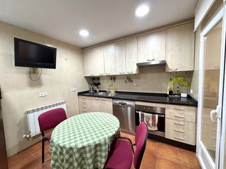 Rent Flat in Calle de lope váez de herrero 5. Alquiler de piso pegado a la universidad.