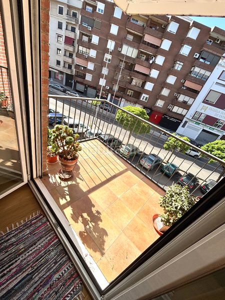 Foto a3bc09f3-1465-4a3e-8b98-199540d11e9c. Pis a avenida del valle 6 a Centro Ciudad Plasencia