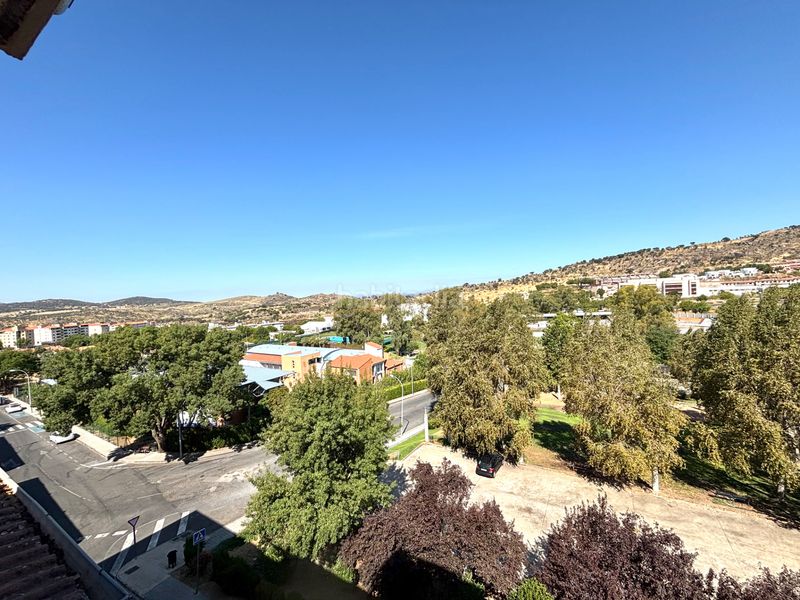 Foto df1f8b92-5818-44b1-816a-096c5cc6fd48. Rent flat in calle juan bautista de toledo 1 in Los Pinos - El Pilar Plasencia