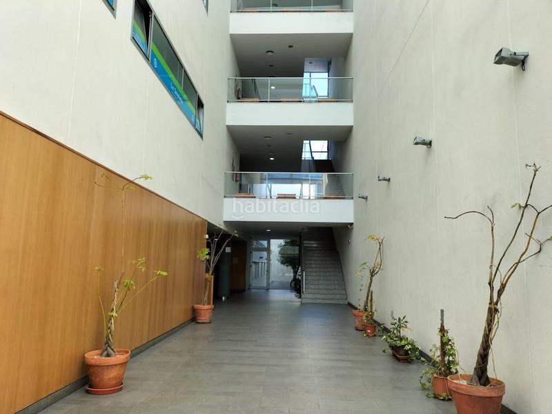 Foto 339577bf-e2b1-43b1-a45b-36d5f4bbd900. Oficina  en edificio astarté en Puntales - Zona Franca Cádiz