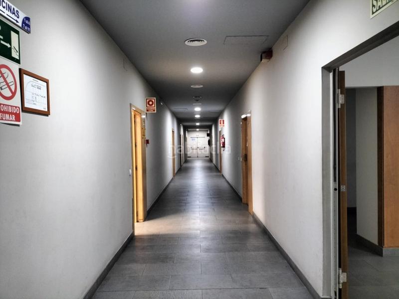 Foto b4b6edb3-c3f6-4f86-a00a-025c3efbc82c. Oficina  en edificio astarté en Puntales - Zona Franca Cádiz