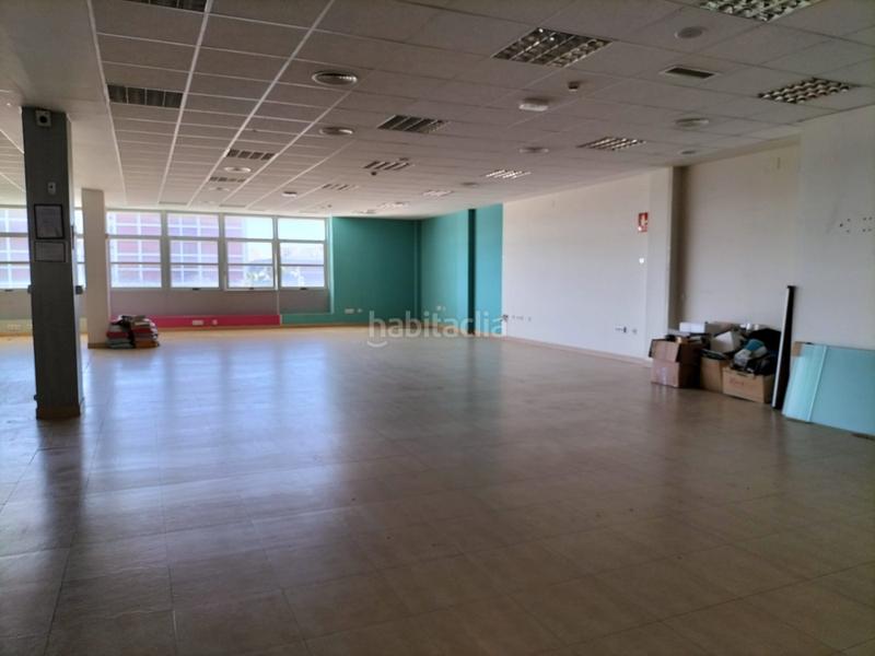 Foto b78ed60f-6ff6-447a-b81a-119735d52034. Oficina  en edificio astarté en Puntales - Zona Franca Cádiz