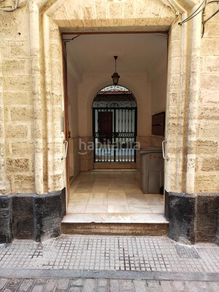 Foto e54d30d0-ca07-427f-8db6-6da20969b8f9. Piso  en el centro zona histórica en Alameda - Mentidero - Teatro Falla Cádiz