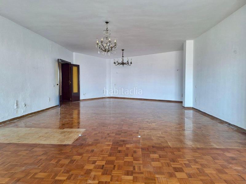 Foto 06e7303b-d438-4c46-be8e-f27c5a446cfb. Piso amplio piso con plaza de garaje en bahía blanca en Cádiz