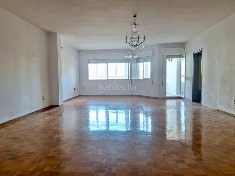 Foto 9fd36490-a1d4-4422-ab45-9259a045364c. Piso amplio piso con plaza de garaje en bahía blanca en Cádiz