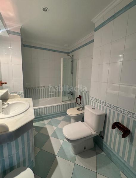 Foto f2463929-69fc-434e-b5b8-be8465656b7c. Piso amplio piso con plaza de garaje en bahía blanca en Cádiz