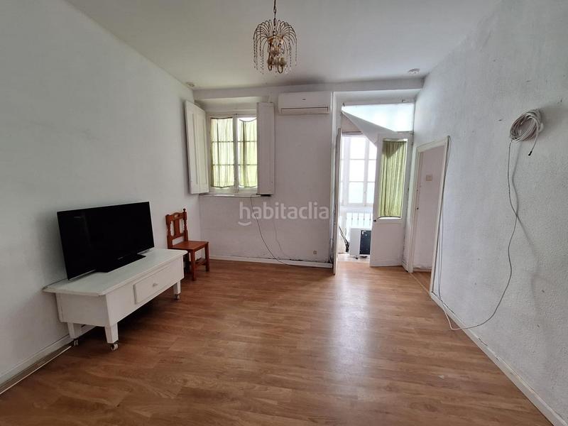 Foto 2684b561-309b-464b-bdf5-34e0034d5b46. Piso amplia y luminosa vivienda en centro de cadiz!!! en Cádiz