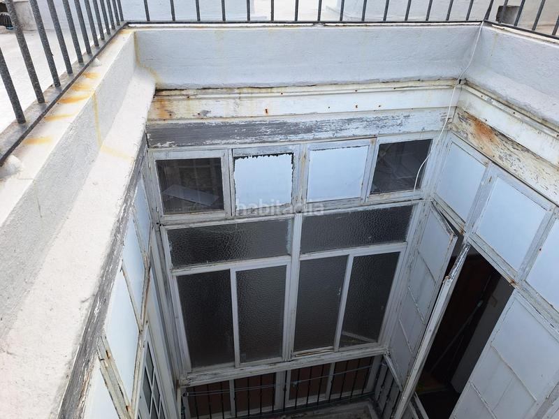 Foto 9c354baa-981a-45de-ab9e-447969de1bd8. Piso amplia y luminosa vivienda en centro de cadiz!!! en Cádiz