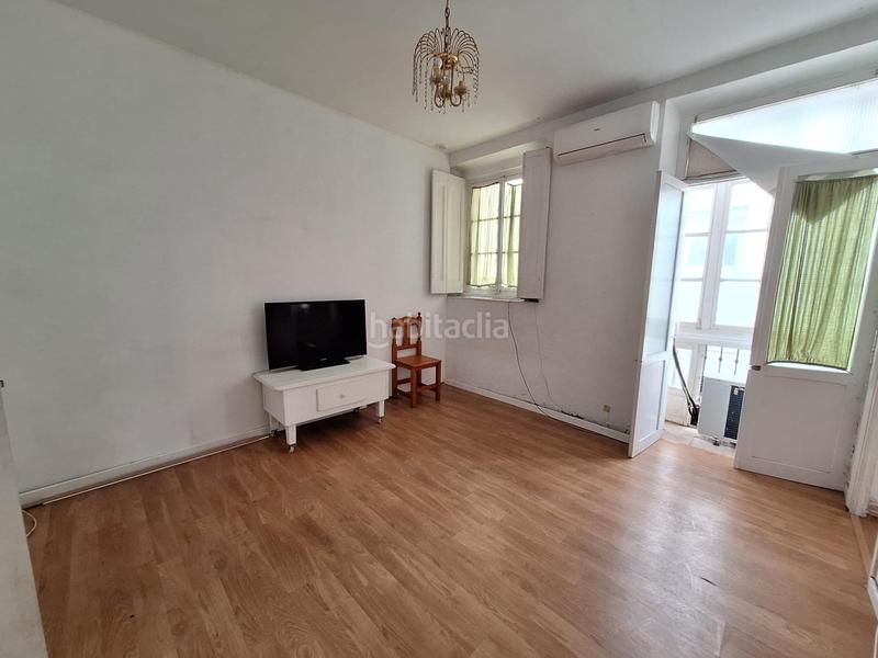 Foto b3caf552-2547-454c-a3d3-e74bdbe31926. Piso amplia y luminosa vivienda en centro de cadiz!!! en Cádiz