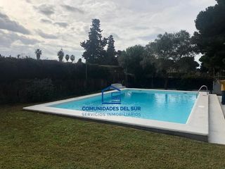 Alquiler Chalet en Vistahermosa. Exclusiva vivienda con piscina en vistahermosa  alquiler tempora