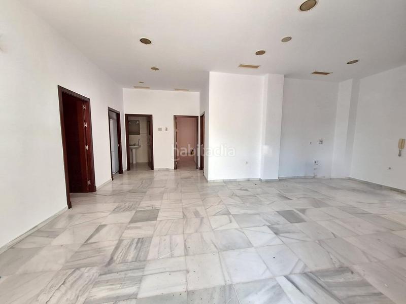 Foto 86c11a9f-366f-4e3c-ad26-9d61bc1a218e. Local comercial  en venta en astilleros - la paz - loreto - el corte inglés Cádiz