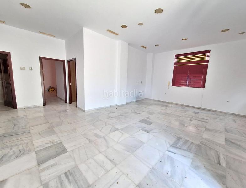 Foto c4be06d4-5aaa-49ed-9f51-229a4dab4b97. Local comercial  en venta en astilleros - la paz - loreto - el corte inglés Cádiz