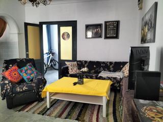 Lloguer Pis a Centro. Se alquila una habitación para chica estudiante 300mes