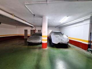 Parking coche en Asdrúbal - Bahía Blanca. Plaza de garaje con trastero
