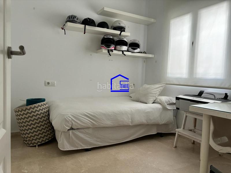 Foto 9523a8d3-53cc-4db9-9323-503944096ec7. Casa aparellada amb aparcament a El Águila Puerto de Santa María (El)