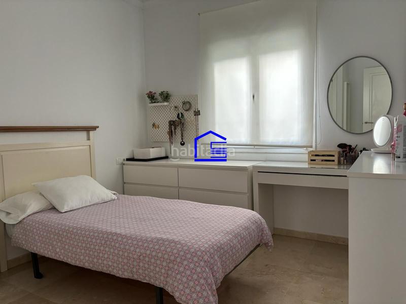 Foto fa1c9599-f2ff-4542-9c3d-a0a15613763d. Casa aparellada amb aparcament a El Águila Puerto de Santa María (El)