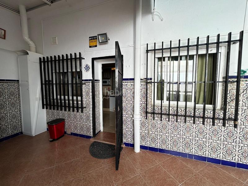 Foto 17b45d90-0b1f-4c84-888b-1b8a96a833e0. Casa adosada amplia casa adosada con terraza soleada y plaza de garaje en San Fernando