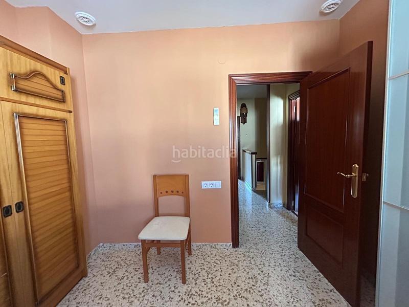 Foto 22e3a7c5-1715-45f1-b074-d71050d541f3. Casa adosada amplia casa adosada con terraza soleada y plaza de garaje en San Fernando