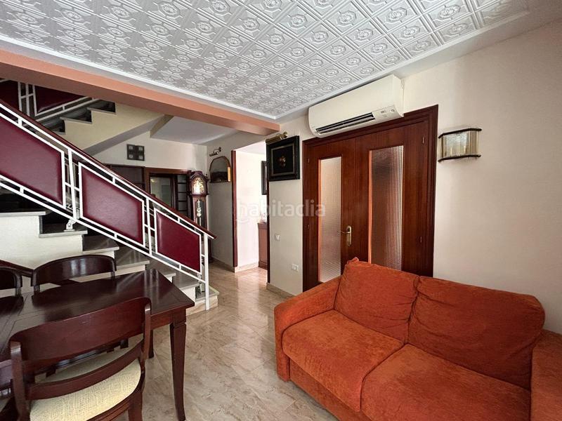 Foto 79497ea7-c384-47ff-b746-dd15c737750f. Casa adosada amplia casa adosada con terraza soleada y plaza de garaje en San Fernando