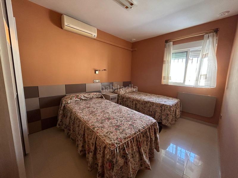 Foto 7d459d81-e4f5-4bf0-bbba-3e7749211a5f. Casa adosada amplia casa adosada con terraza soleada y plaza de garaje en San Fernando