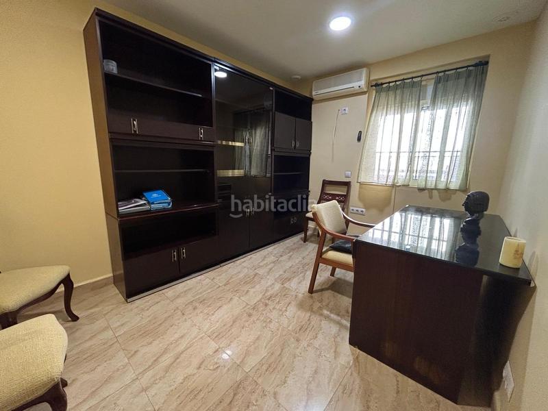 Foto a3f4fce1-03ec-4184-84d5-ad3ddba9916f. Casa adosada amplia casa adosada con terraza soleada y plaza de garaje en San Fernando