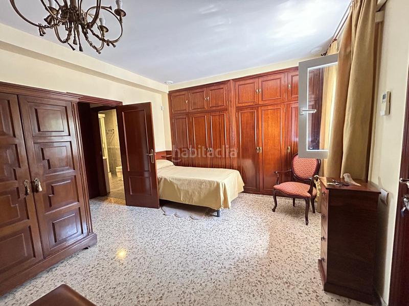 Foto b14bba7e-1212-49ff-9b1f-6b70f5286b6b. Casa adosada amplia casa adosada con terraza soleada y plaza de garaje en San Fernando