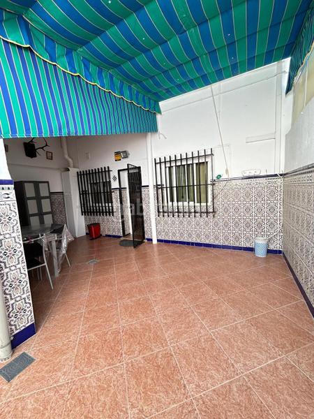 Foto c8751614-3e6c-4810-bb3a-80248708b56f. Casa adosada amplia casa adosada con terraza soleada y plaza de garaje en San Fernando