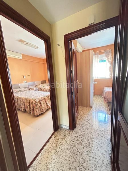 Foto cd5e26a4-60cd-49eb-8137-191500975367. Casa adosada amplia casa adosada con terraza soleada y plaza de garaje en San Fernando