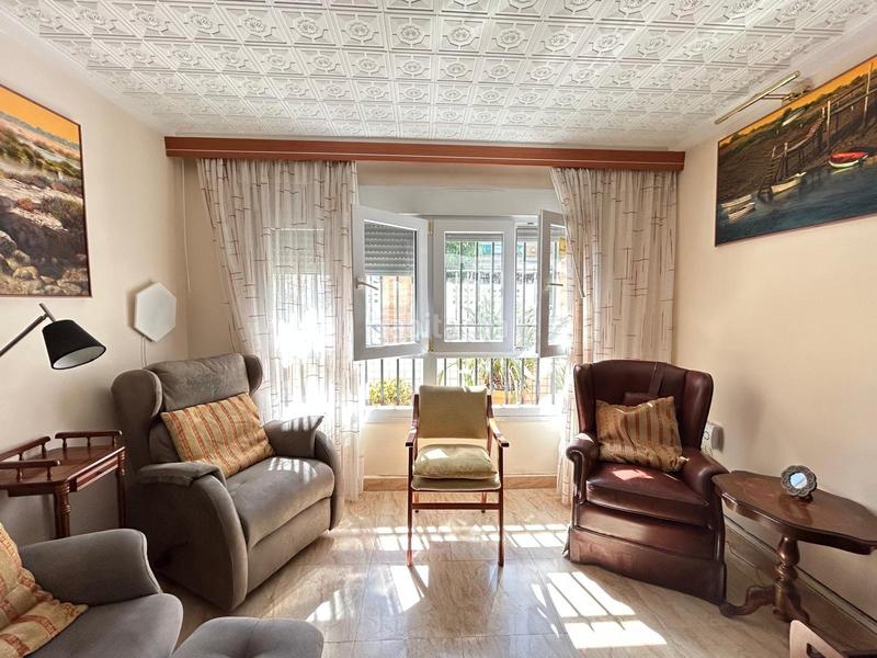 Foto f6674743-b186-4774-8199-0a46d3322eed. Casa adosada amplia casa adosada con terraza soleada y plaza de garaje en San Fernando