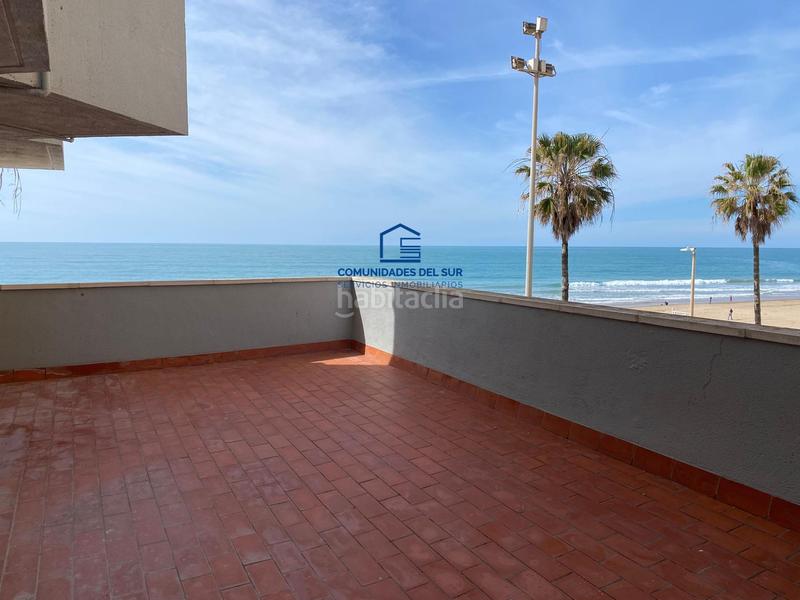 Foto 13be2b71-e876-4330-8a57-3ac48a9077e9. Alquiler apartamento  paseo maritimoestadio en Cádiz