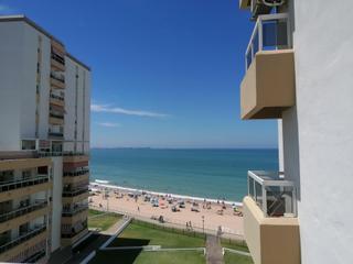Rent Flat in Vistahermosa. Alquiler de temporada    primera línea de playa el buzo