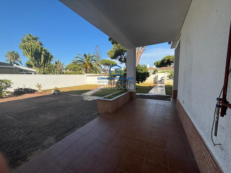 Foto 25a1c7c1-f8e3-4f97-b81a-32f0d2ad0efa. Chalet avec parking dans Vistahermosa Puerto de Santa María (El)