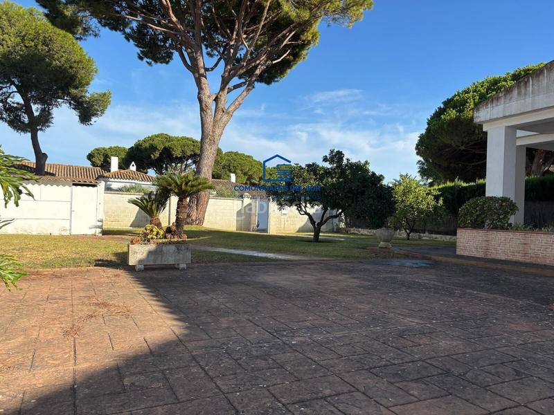 Foto 28dc7cc9-49a0-4560-9d8f-8fea02611f9e. Chalet avec parking dans Vistahermosa Puerto de Santa María (El)