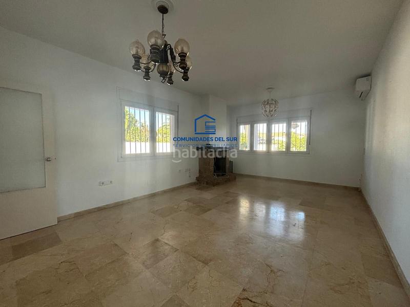 Foto f741036c-2c4f-40ee-8cb7-1efce508df55. Chalet avec parking dans Vistahermosa Puerto de Santa María (El)