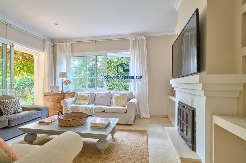 Foto 0da2823a-d354-480e-ac1d-ca721c857c1c. Chalet with parking pool in Vistahermosa Puerto de Santa María (El)