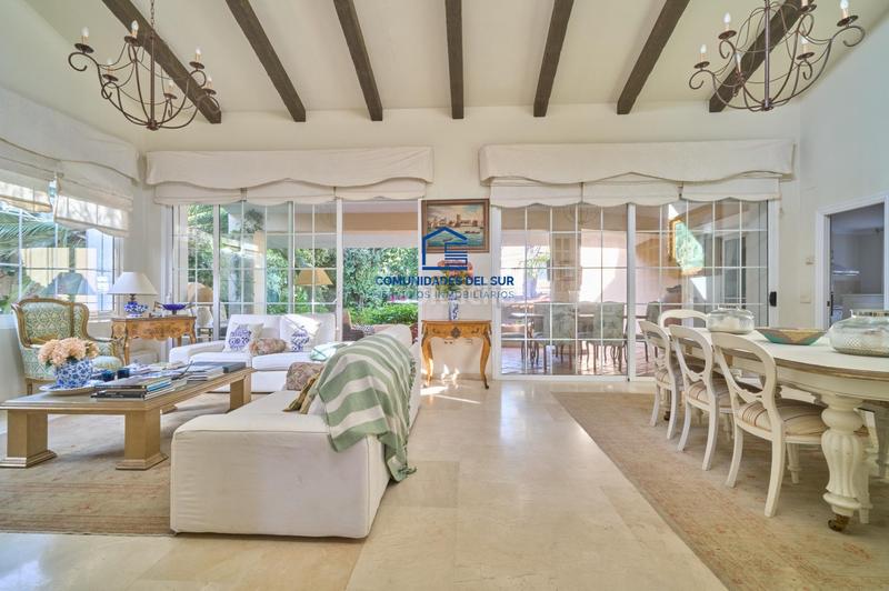 Foto 1711fc7b-de1e-481f-9574-167a3a45b963. Chalet with parking pool in Vistahermosa Puerto de Santa María (El)