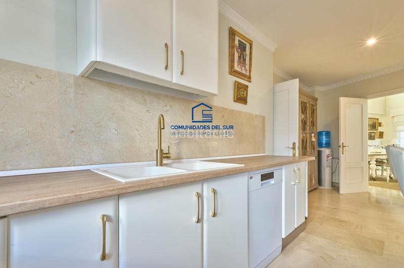 Foto 18628a89-57fb-41aa-829e-1b2f1e9adcd6. Chalet with parking pool in Vistahermosa Puerto de Santa María (El)