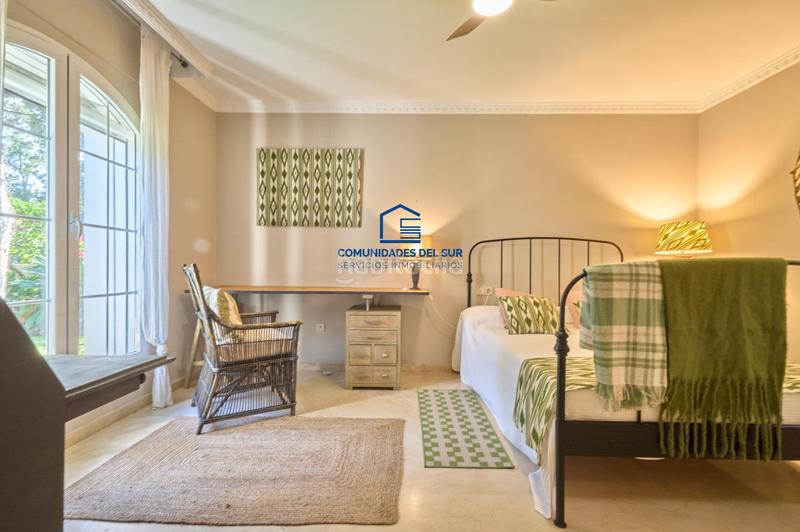 Foto 6b5be056-3a9a-4ea3-827d-e8351b5625f9. Chalet with parking pool in Vistahermosa Puerto de Santa María (El)