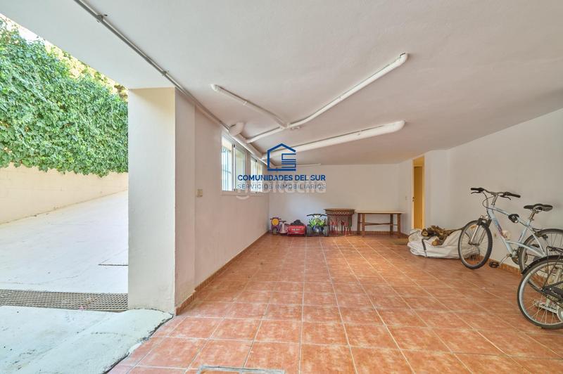 Foto 7886cb71-4722-45d8-8eb5-ae5f91de5b66. Chalet with parking pool in Vistahermosa Puerto de Santa María (El)