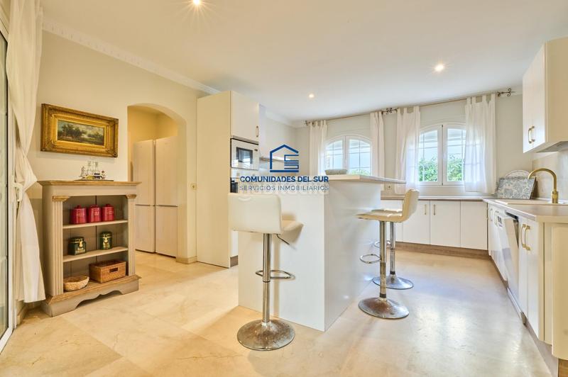 Foto a030e8df-caa9-4e4d-9264-f4699a28407d. Chalet with parking pool in Vistahermosa Puerto de Santa María (El)