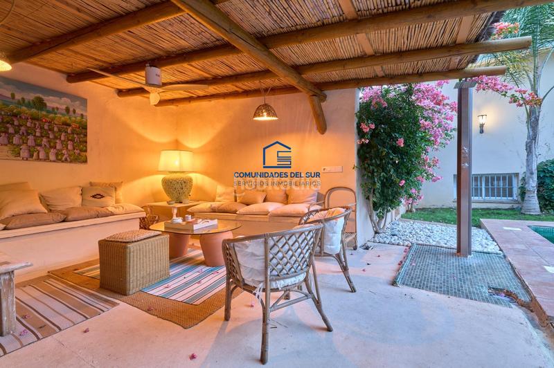 Foto f8d4e9c1-01aa-4b71-bc1e-c063ecbdbcf1. Chalet with parking pool in Vistahermosa Puerto de Santa María (El)