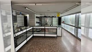 Local Comercial a Asdrúbal - Bahía Blanca. Local comercial en dos alturas