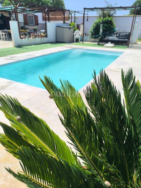 Foto 5237b8dd-3168-475a-9c8e-083e6a0386e9. Masia amb aparcament piscina a El Almedral Puerto Real