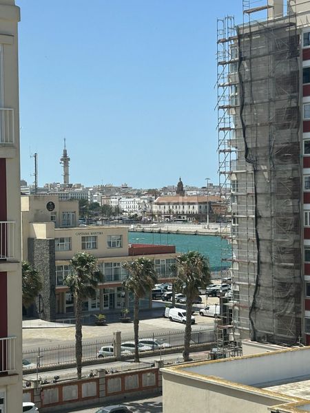 Foto 77d30740-d7e3-4992-8d9f-23600d6f7e5f. Pis a Alameda - Mentidero - Teatro Falla Cádiz