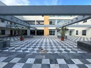 Pis a La Caleta - La Viña. Vivienda con garaje en edificio moderno junto al mercado de abas