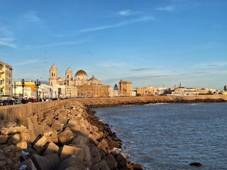 Piso en El Pópulo - Santa María. Amplio piso en el corazón de cádiz