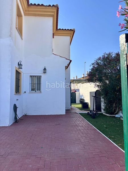 Foto 5a22cbd6-d978-42de-a030-e8440a1985c0. Casa adossada amb calefacció aparcament a Las Canteras Puerto Real
