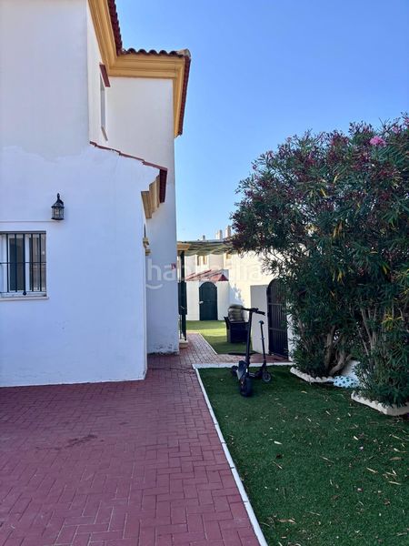 Foto 5ca3d686-616d-4c82-bdd2-cad47db12f58. Casa adossada amb calefacció aparcament a Las Canteras Puerto Real