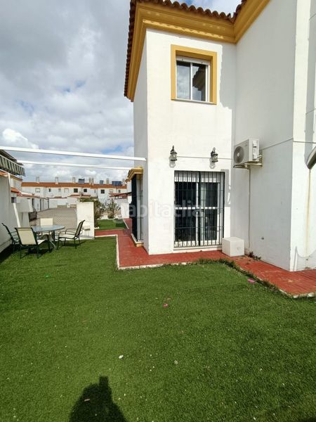 Foto dcd79a83-16f5-4131-8808-3e279be3b209. Casa adossada amb calefacció aparcament a Las Canteras Puerto Real